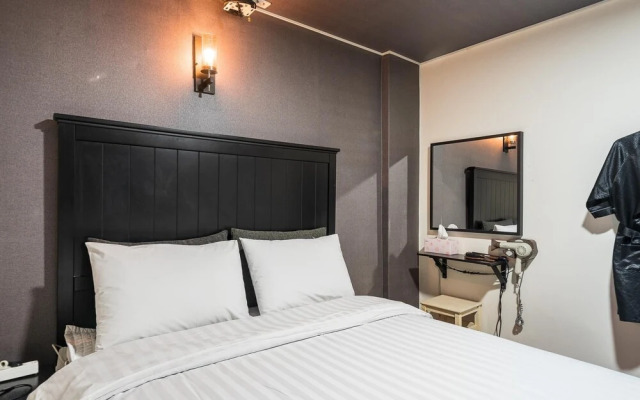 Suwon (Yeonghwa-dong) Dalbit Motel