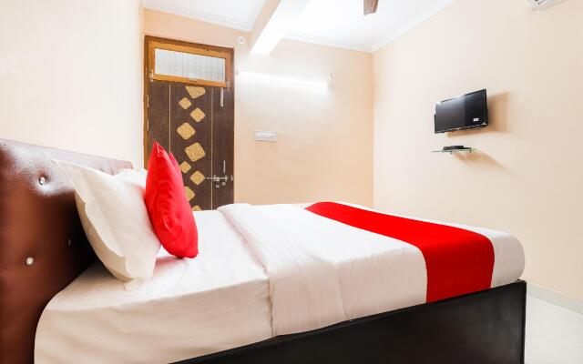 OYO 61469 Kalawati Palace