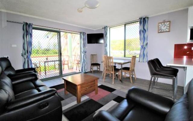 Beachfront 3, 25 Willow Street