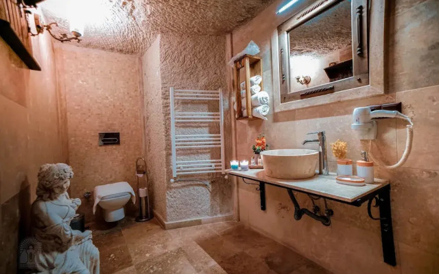 Zeus Cave Suites