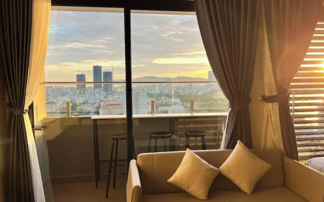 Stunning Ocean View Apartment in FLC Sea Tower