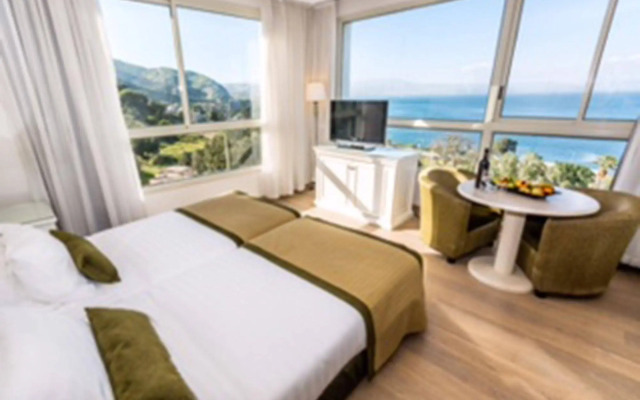 Royal Plaza Hotel