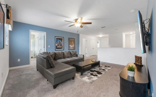 Giant Villa W/private Pool&spa, Game Room, & More!