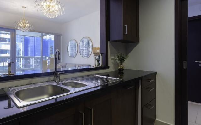 Incredible Apartment With Balcony - Fits 4