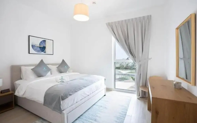 Bloomfields Iconic 1BR Waters Edge