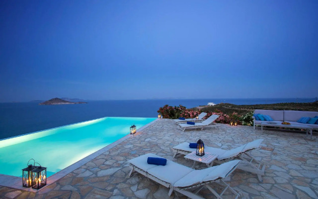 Apocosmo Resort