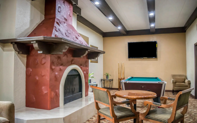 Clarion Pointe Tampa-Brandon Near Fairgrounds and Casino