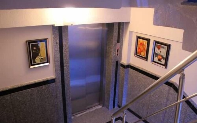 Class Suit Residence
