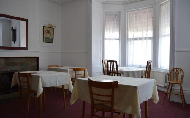 Holly Lodge