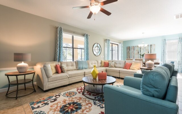 1401 Moonvalley Drive