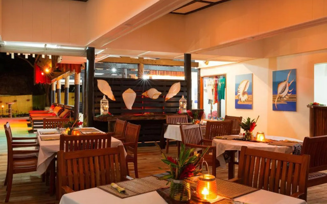 Funky Fish Beach & Surf Resort - Hostel