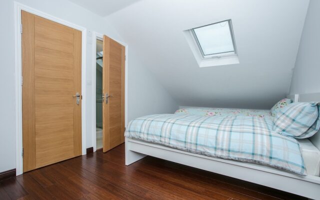 Modern 5 Bedroom House In Battersea