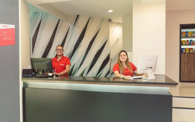 CLH Suites Domingos Ferreira