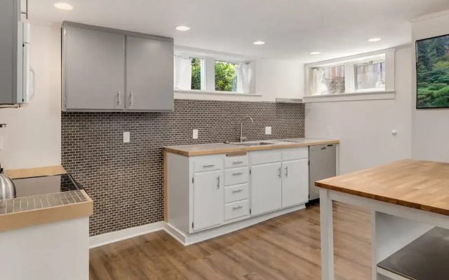 Seattle Vacation Home: Montlake 7 Bedroom