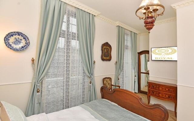 Royal Hotel