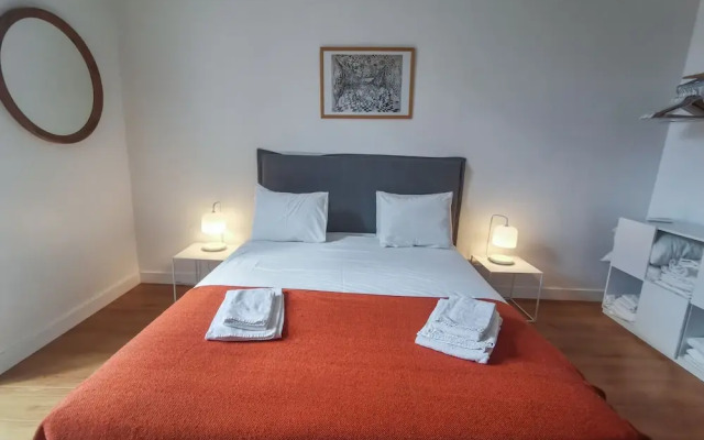 Fanqueiros Apartment