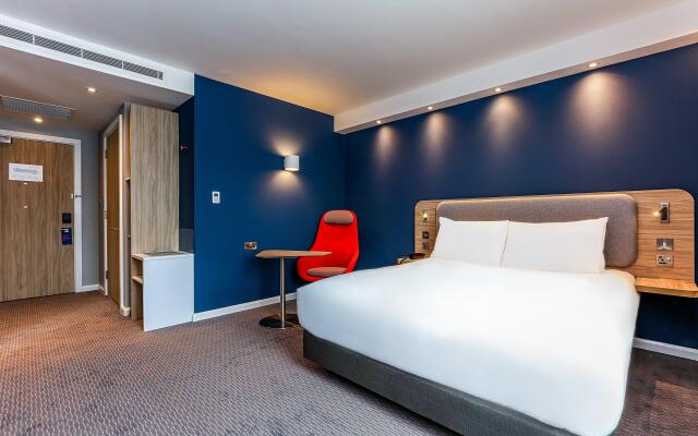 Holiday Inn Express Edinburgh City West, an IHG Hotel