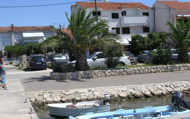 Ana- next to the sea - A4(2+3)