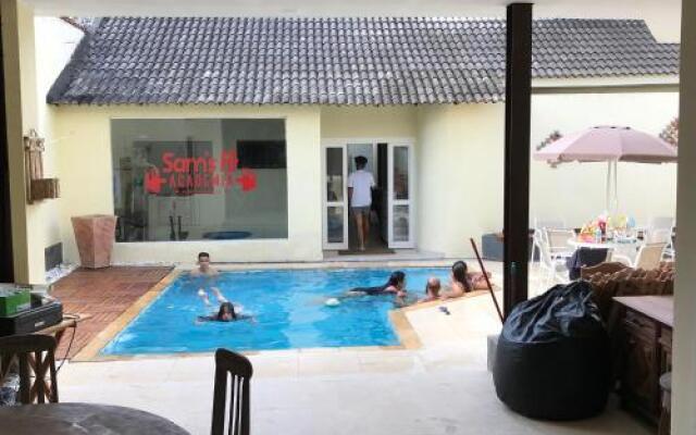Sam's Hostel