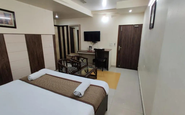 OYO 19453 Hotel Holy Basil