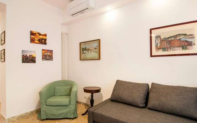 Vatican Museums Roomy Apartment