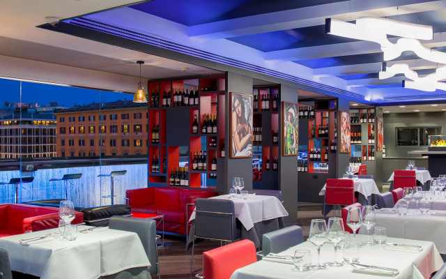 iQ Hotel Roma