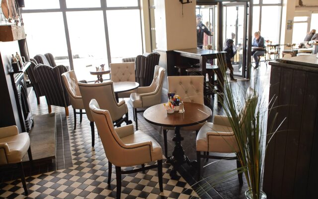 The Strand Seafood Bistro and Guesthouse