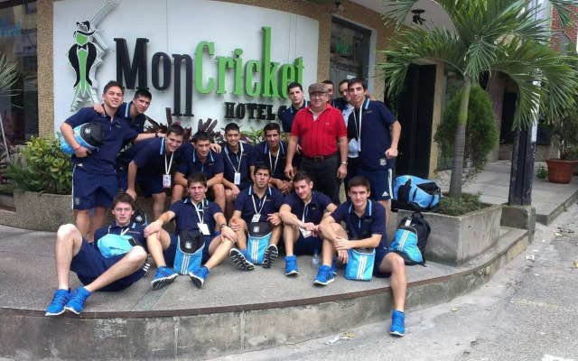 Mon Cricket Hotel