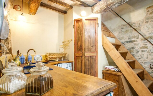 Beautiful Apartment in Villagrande di Monteco With 2 Bedrooms