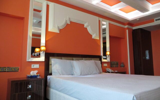 Niloo Hotel