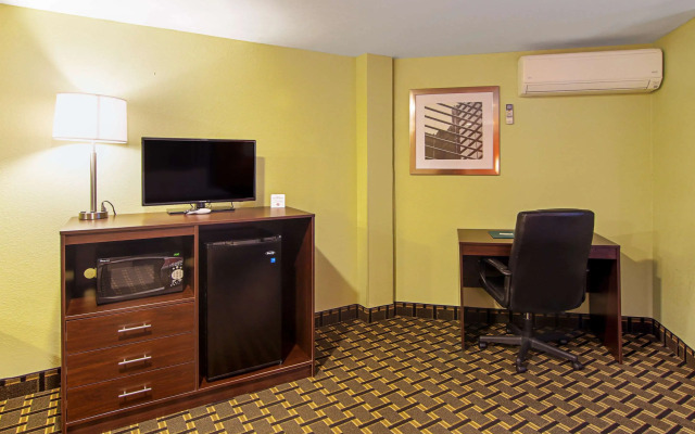 Quality Inn Plainfield I-395