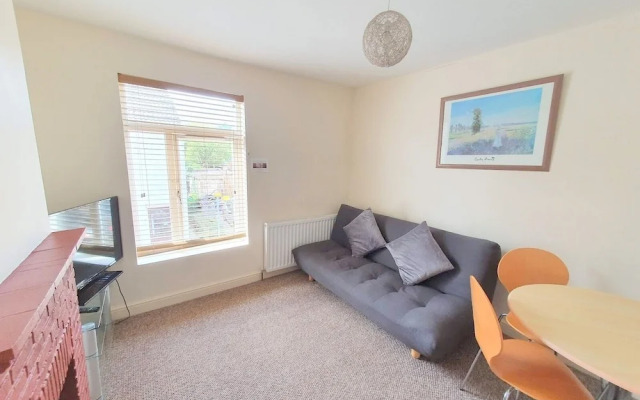 2-bed Flat With Superfast Wi-fi DW Lettings 29br