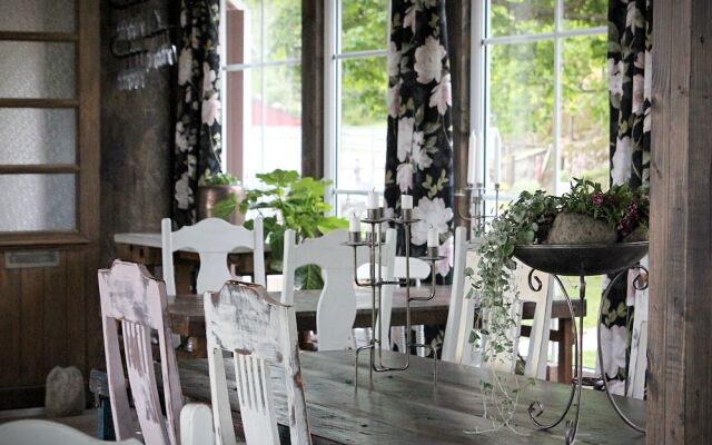 Farmlodge