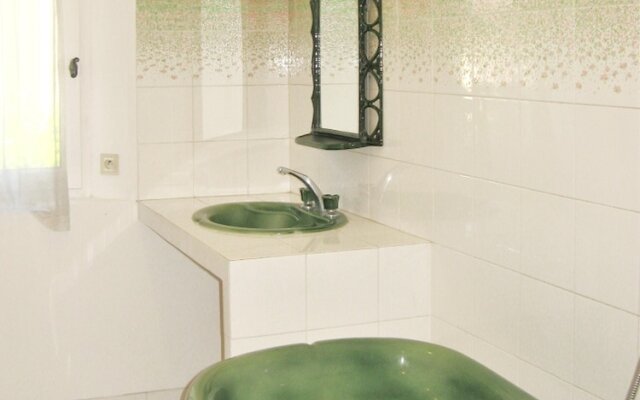 Apartment With one Bedroom in Saint-rémy-de-provence, With Pool Access