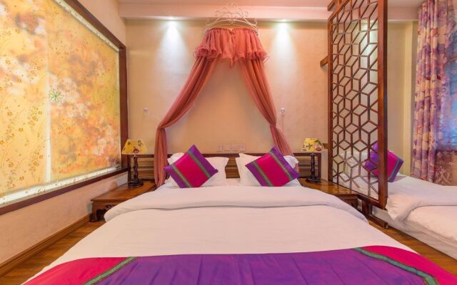 Lijiang Shishan Zhuyuan Hotel