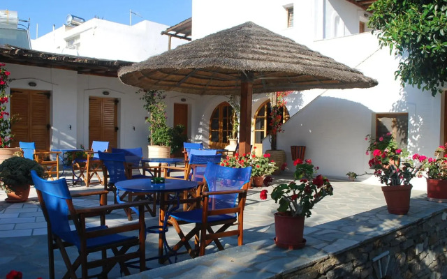Siroco's Rooms And Studios