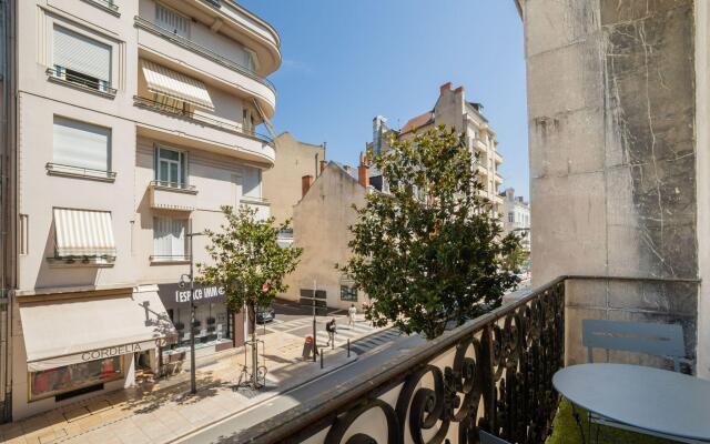 Pleasant Apartment in Vichy near Opera Museum