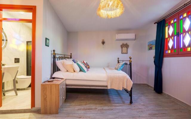 Anda Beach Bistro & Rooms