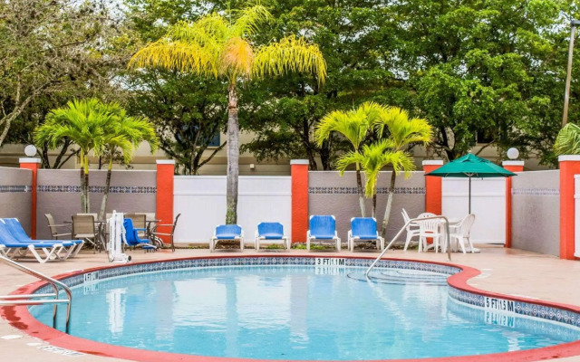 Quality Suites Fort Myers - I-75