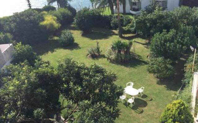 Hostal Residencia Mena