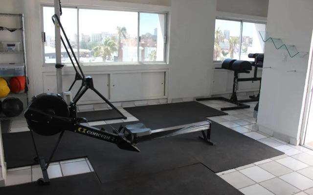 Seven Crown Express & Suites by Kavia