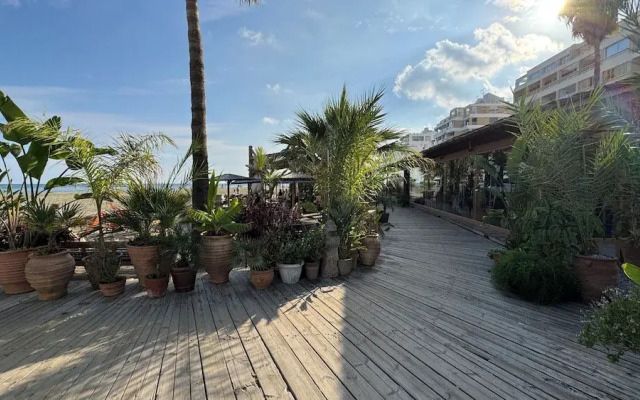 Seaside Larnaca Makenzie- 50m to Beach