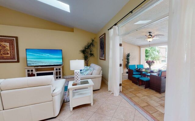 Sarasota Bay Pool Home