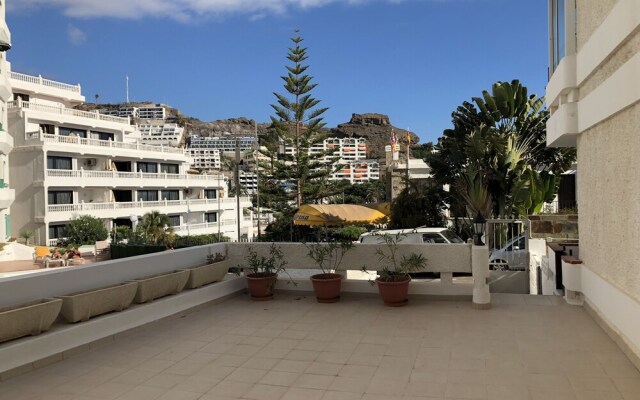 Two bedroom apartment 2 min from beach