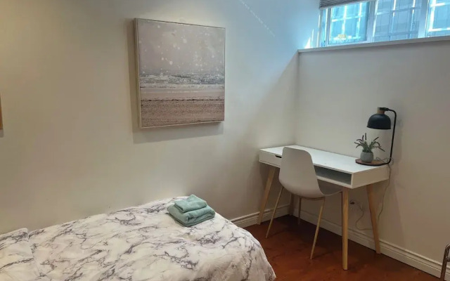 Chic 2BR Suite Vancouver West Downtown