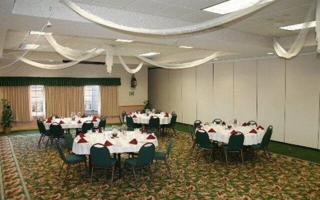 Flat Creek Inn And Suites