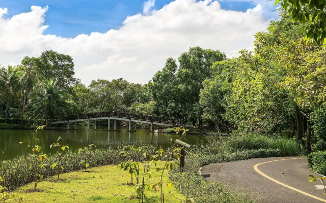 Alisha Court Hotel & Residence