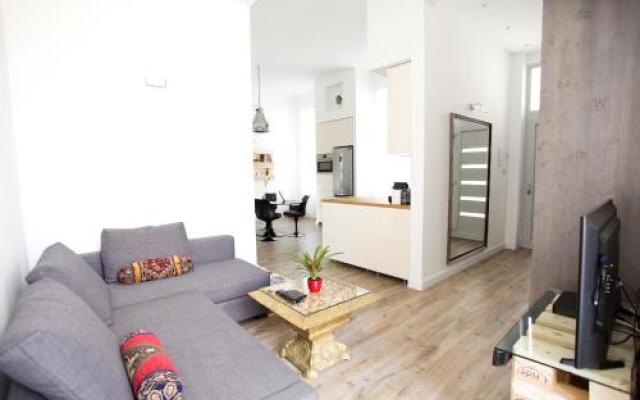 Ice Breaker Apartment