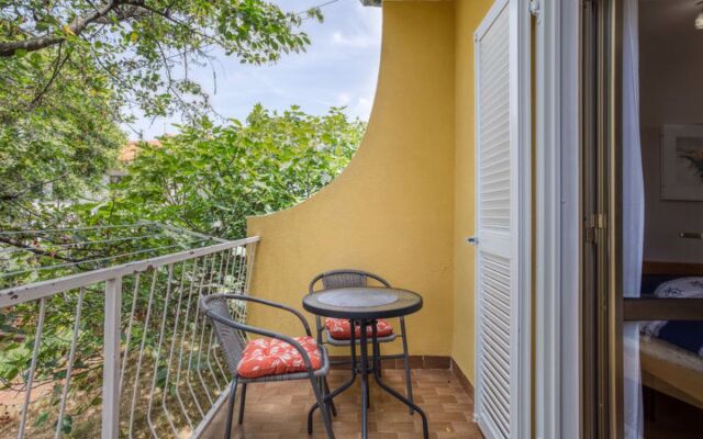 Apartment Daria Como 40512