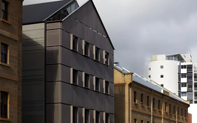 Salamanca Wharf Hotel